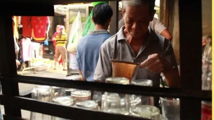 Những tiệm cà phê lưu giữ phong cách uống cổ điển của người Sài Gòn thế kỷ trước