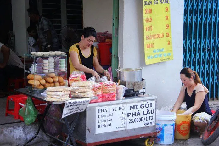 Phá lấu hẻm 10 – Quán phá lấu ngon ở Sài Gòn các tín đồ không thể bỏ qua