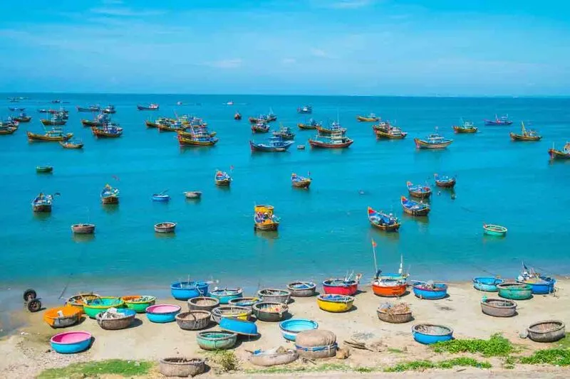 Phan Thiết Mũi Né – Khu du lịch biển cả và những cồn cát trăng