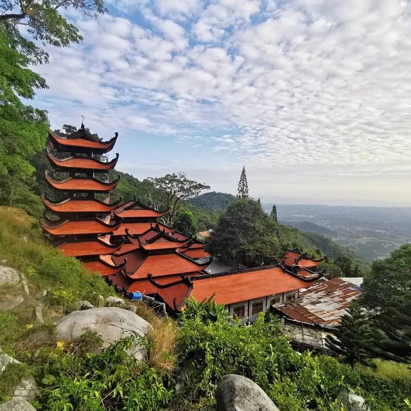 Phan Thiết Mũi Né – Khu du lịch biển cả và những cồn cát trăng