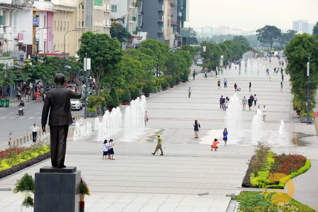 Phố đi bộ Nguyễn Huệ – Khám phá một Sài Gòn nhộn nhịp