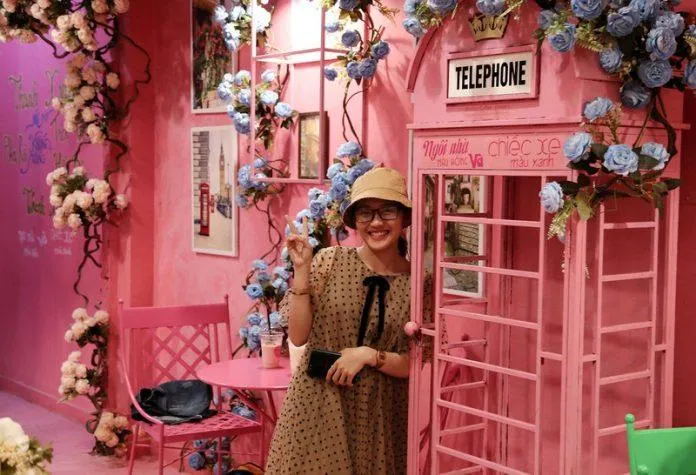 Quán Ngôi nhà màu hồng và chiếc xe màu xanh – quán cà phê đẹp đầy thơ mộng