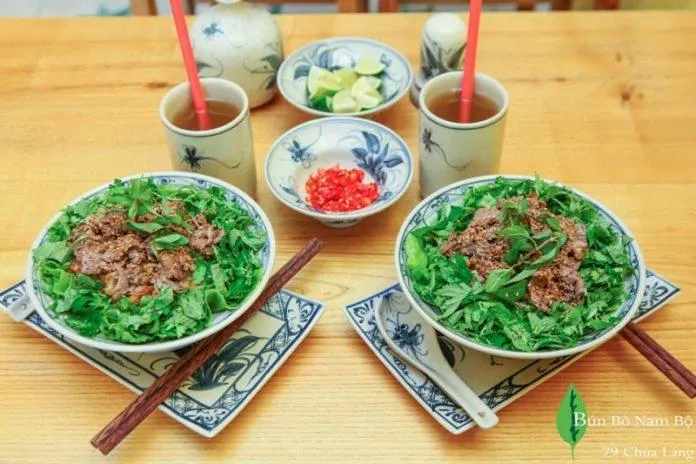 Review bún bò trộn Nam Bộ và top những quán ngon nhất ở Hà Nội