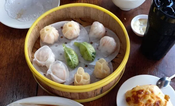 Review Hua Wu Lou: Khám phá quán Dimsum bình dân hot nhất khu Bàn Cờ