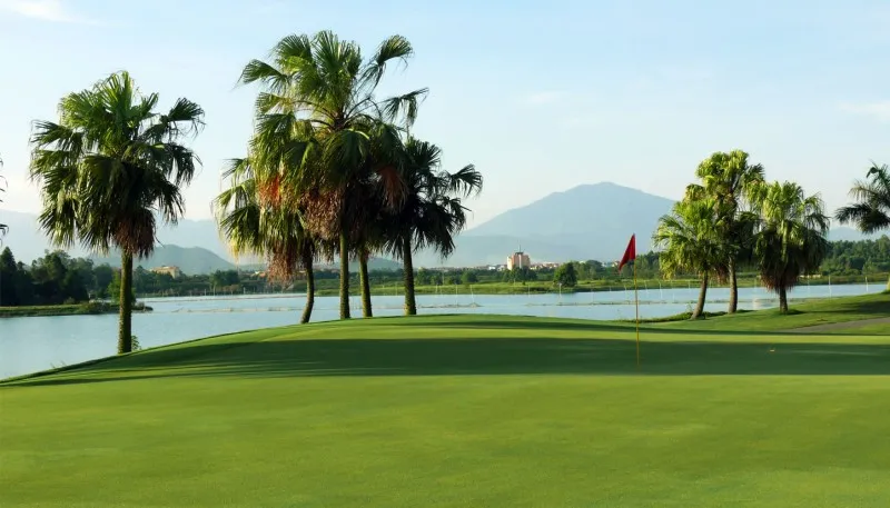 Sân golf Đầm Vạc – Điểm giải trí đẳng cấp ngay gần Hà Nội