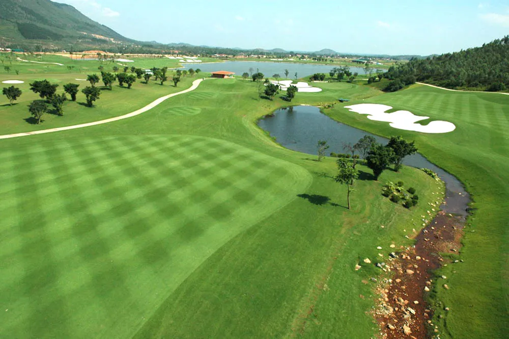 Sân golf Đầm Vạc – Điểm giải trí đẳng cấp ngay gần Hà Nội