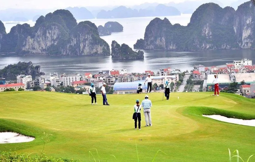 Sân golf FLC Hạ Long – Chi tiết bảng giá và các dịch vụ