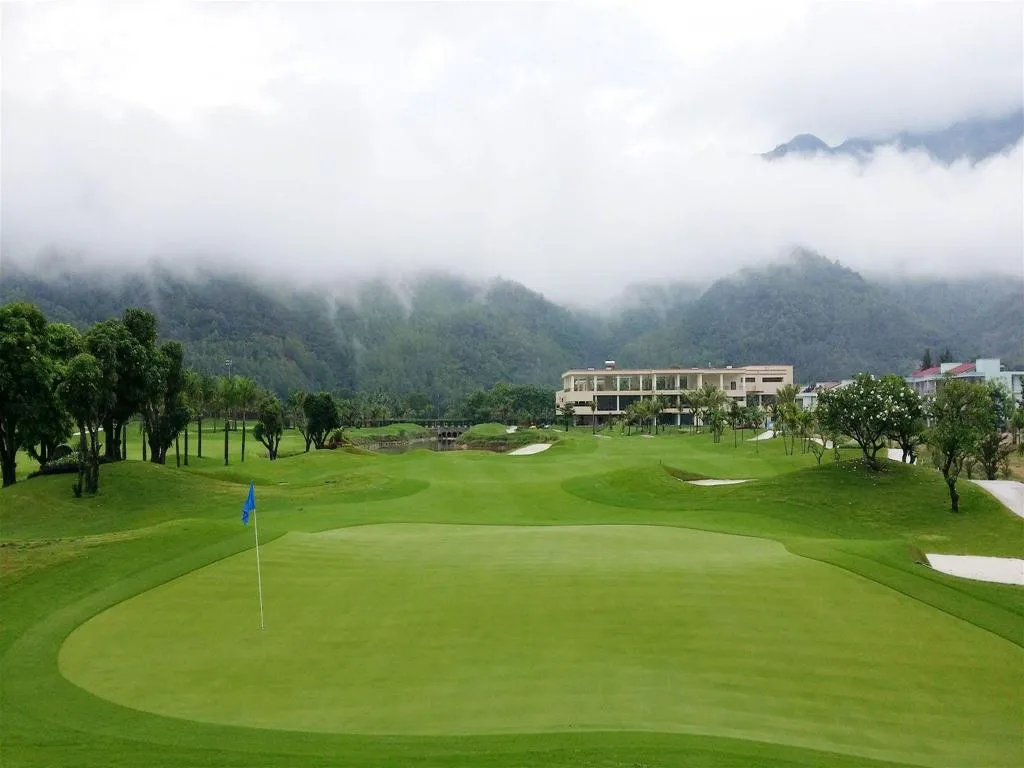 Tất tần tật thông tin sân golf Diamond Bay Nha Trang