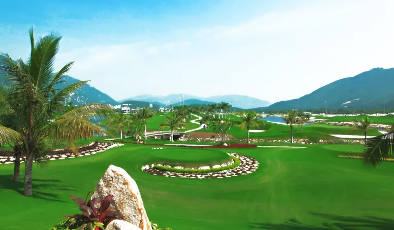 Tất tần tật thông tin sân golf Diamond Bay Nha Trang