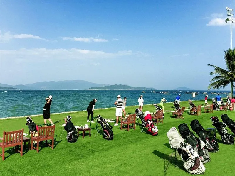 Tất tần tật thông tin sân golf Diamond Bay Nha Trang