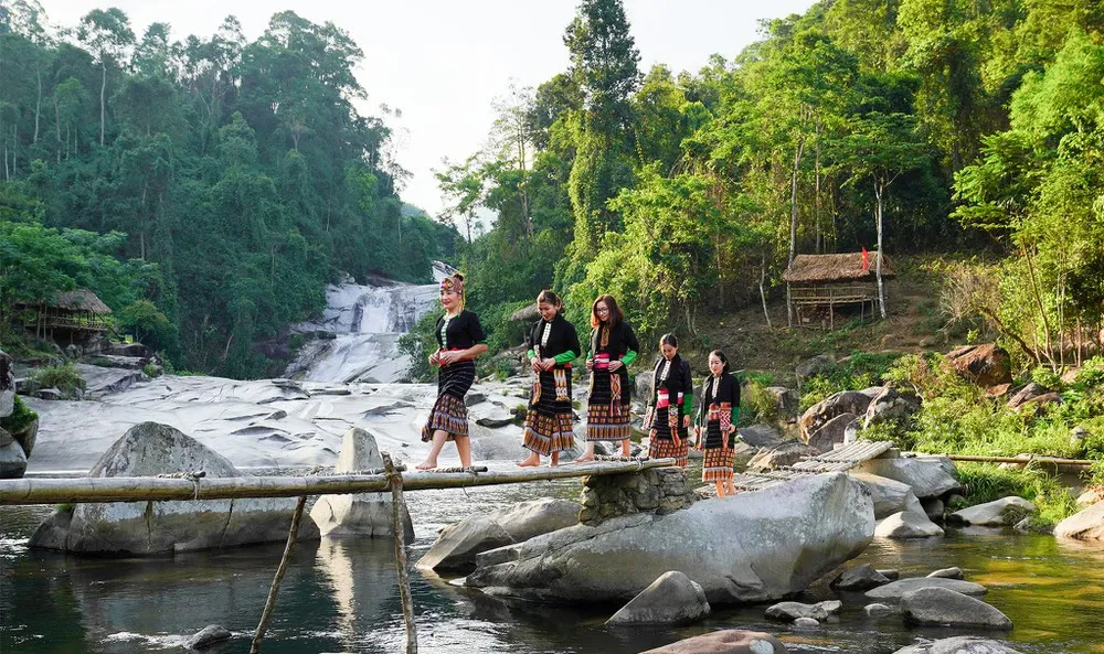 Thác 7 tầng – Điểm đến trekking hấp dẫn du khách nhất tại Nghệ An