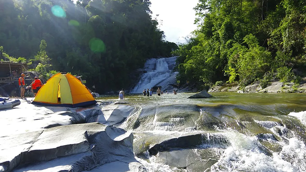 Thác 7 tầng – Điểm đến trekking hấp dẫn du khách nhất tại Nghệ An