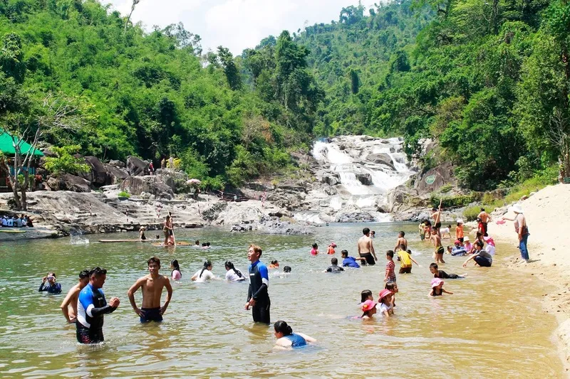 Thác Yang Bay – Vẻ đẹp hoang sơ, hùng vĩ của đại ngàn