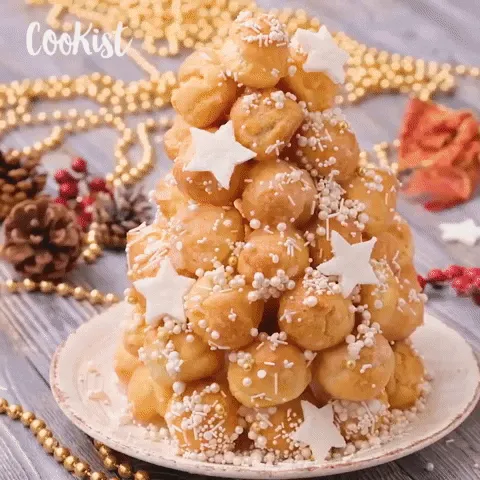 Tháp bánh su kem Croquembouche – phiên bản nâng cấp từ bánh su kem truyền thống