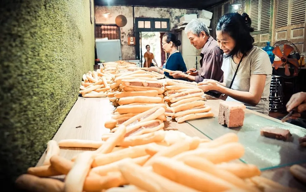 Top 10 địa chỉ bán bánh mì cay Hải Phòng – Có quán quen của bạn?