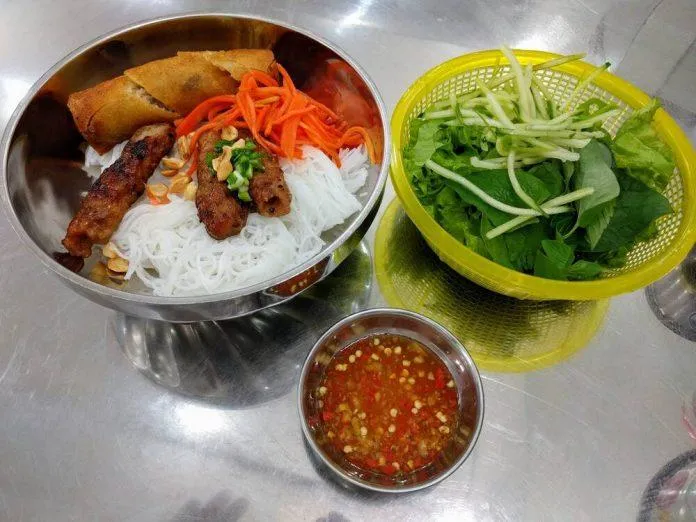 Top 10 quán bún thịt nướng ngon nhất ở Sài Gòn!