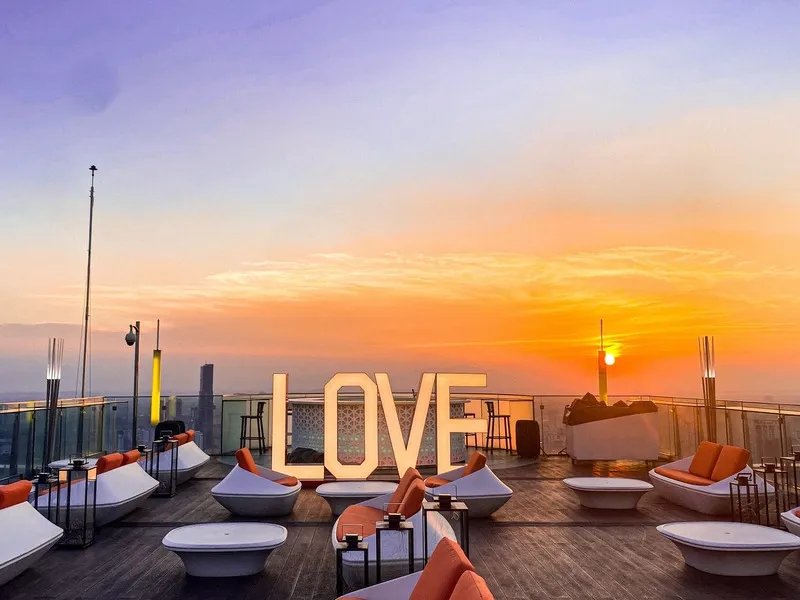 Top 10 quán cafe rooftop Hà Nội nổi tiếng view xịn đẹp mê mẩn