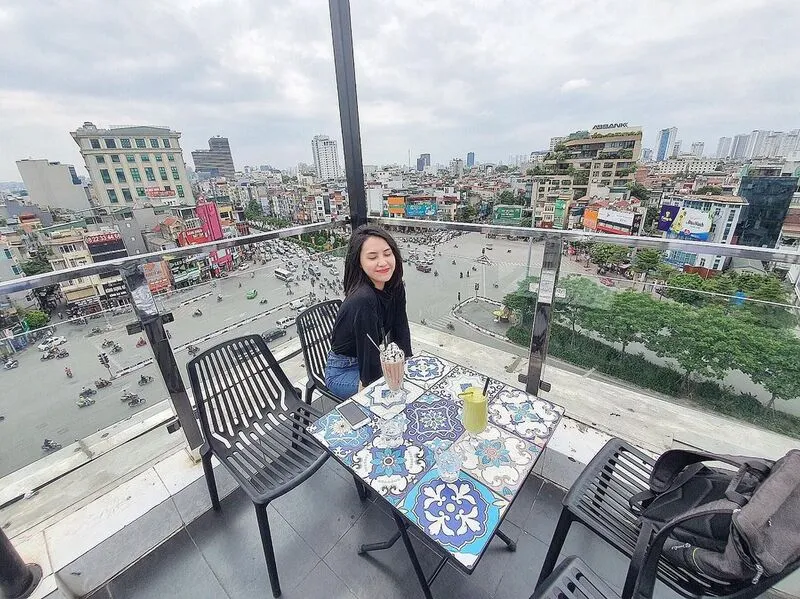 Top 10 quán cafe rooftop Hà Nội nổi tiếng view xịn đẹp mê mẩn