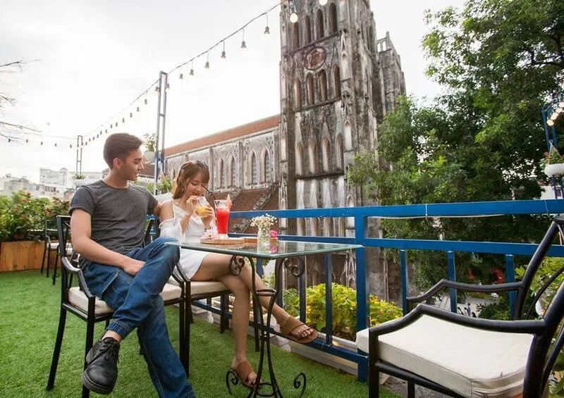 Top 10 quán cafe rooftop Hà Nội nổi tiếng view xịn đẹp mê mẩn