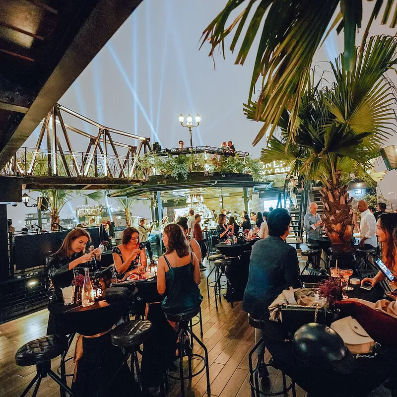 Top 10 quán cafe rooftop Hà Nội nổi tiếng view xịn đẹp mê mẩn