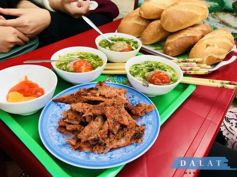 Top 11 quán bánh mì xíu mại Đà Lạt thơm ngon chuẩn vị