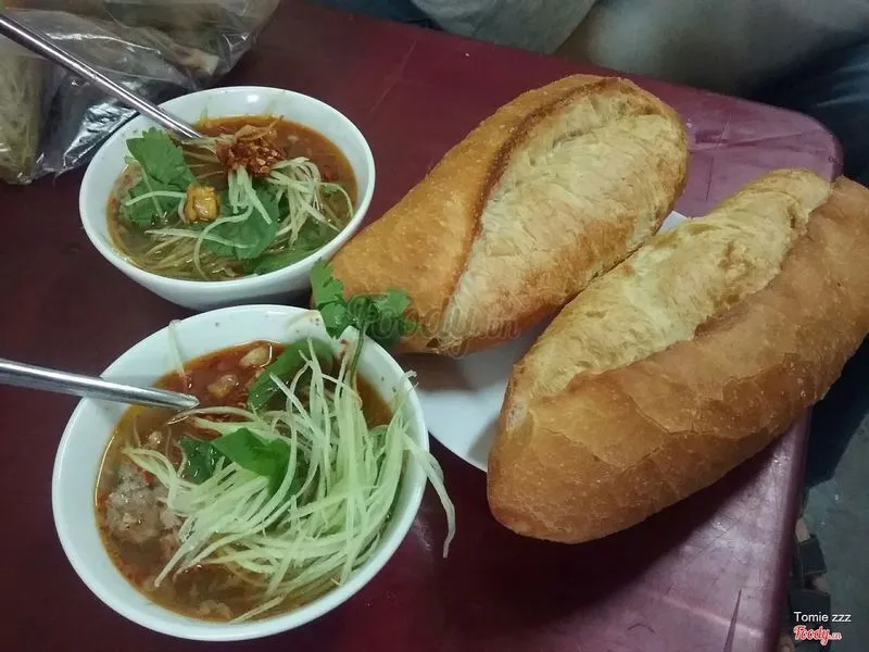 Top 11 quán bánh mì xíu mại Đà Lạt thơm ngon chuẩn vị