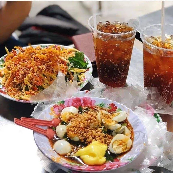 Top 11 quán bánh tráng trộn ngon nức tiếng ở Sài Gòn