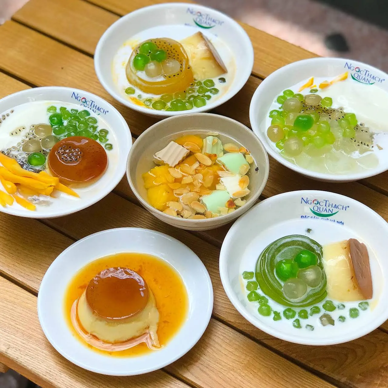 Top 15 quán ăn vặt tại Hà Nội “nổi đình đám” nhất định phải thử