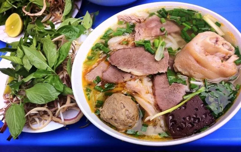  Top 15 quán bún bò Huế cực gây nghiện ở Hà Nội 