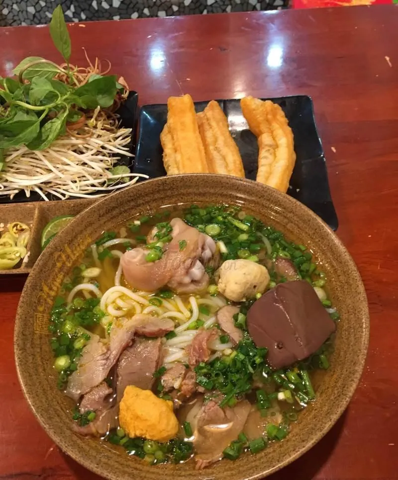  Top 15 quán bún bò Huế cực gây nghiện ở Hà Nội 