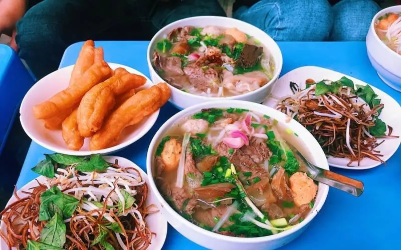  Top 15 quán bún bò Huế cực gây nghiện ở Hà Nội 