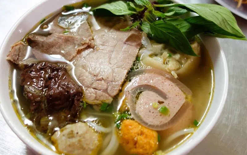  Top 15 quán bún bò Huế cực gây nghiện ở Hà Nội 