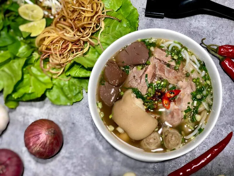  Top 15 quán bún bò Huế cực gây nghiện ở Hà Nội 