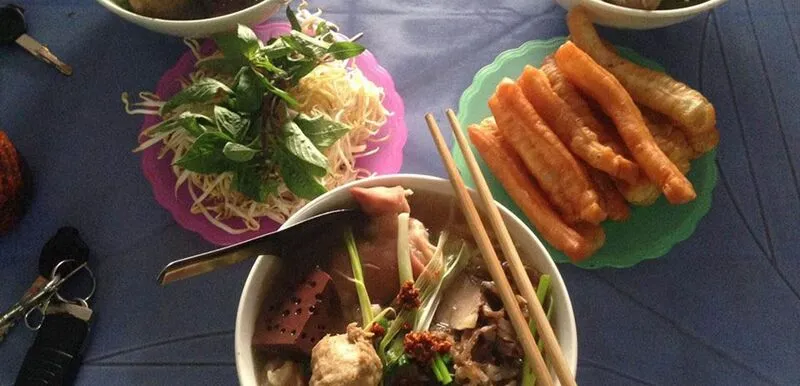  Top 15 quán bún bò Huế cực gây nghiện ở Hà Nội 