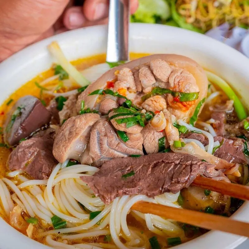  Top 15 quán bún bò Huế cực gây nghiện ở Hà Nội 