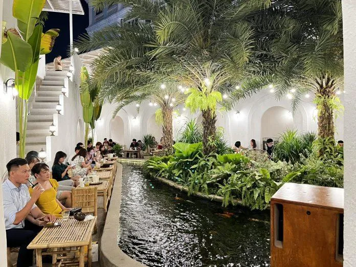 Top 15 quán cà phê cá koi Sài Gòn view đẹp, thu hút khách nhất