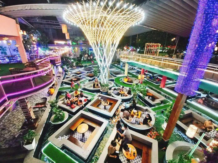 Top 15 quán cà phê cá koi Sài Gòn view đẹp, thu hút khách nhất