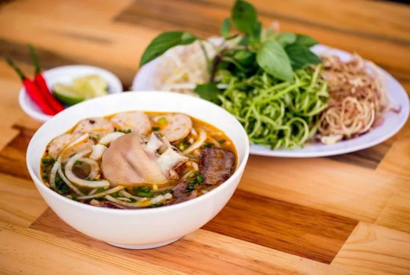 Top 16 quán bún bò Đà Lạt ngon và đắt khách nhất