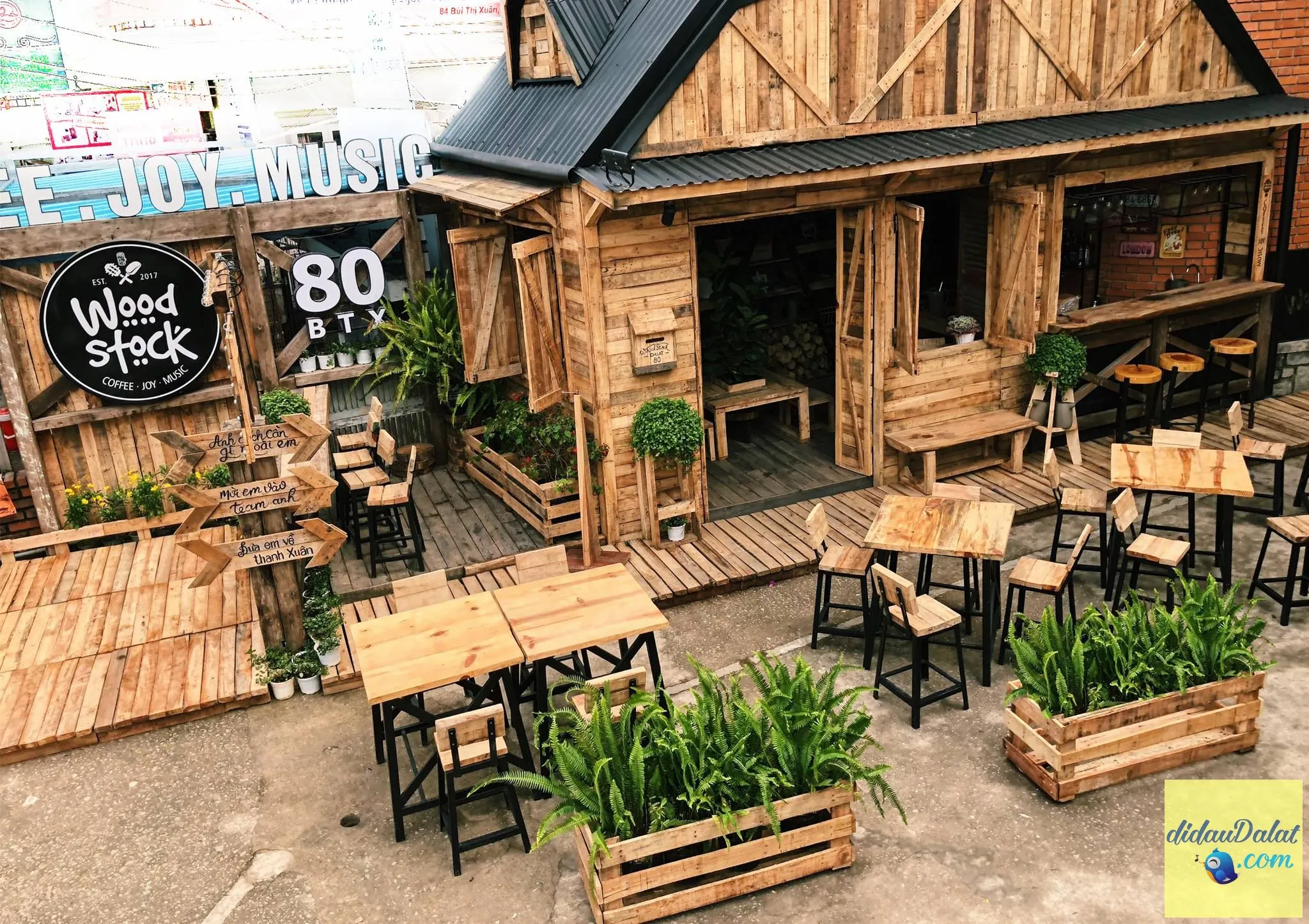 Top 10 quán cafe Đà Lạt đẹp view thiên nhiên tha hồ "sống ảo"