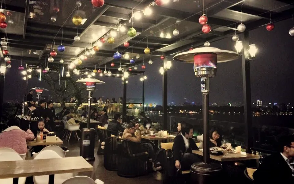 Top 20 quán cafe sân thượng Hà Nội view check – in siêu đẹp