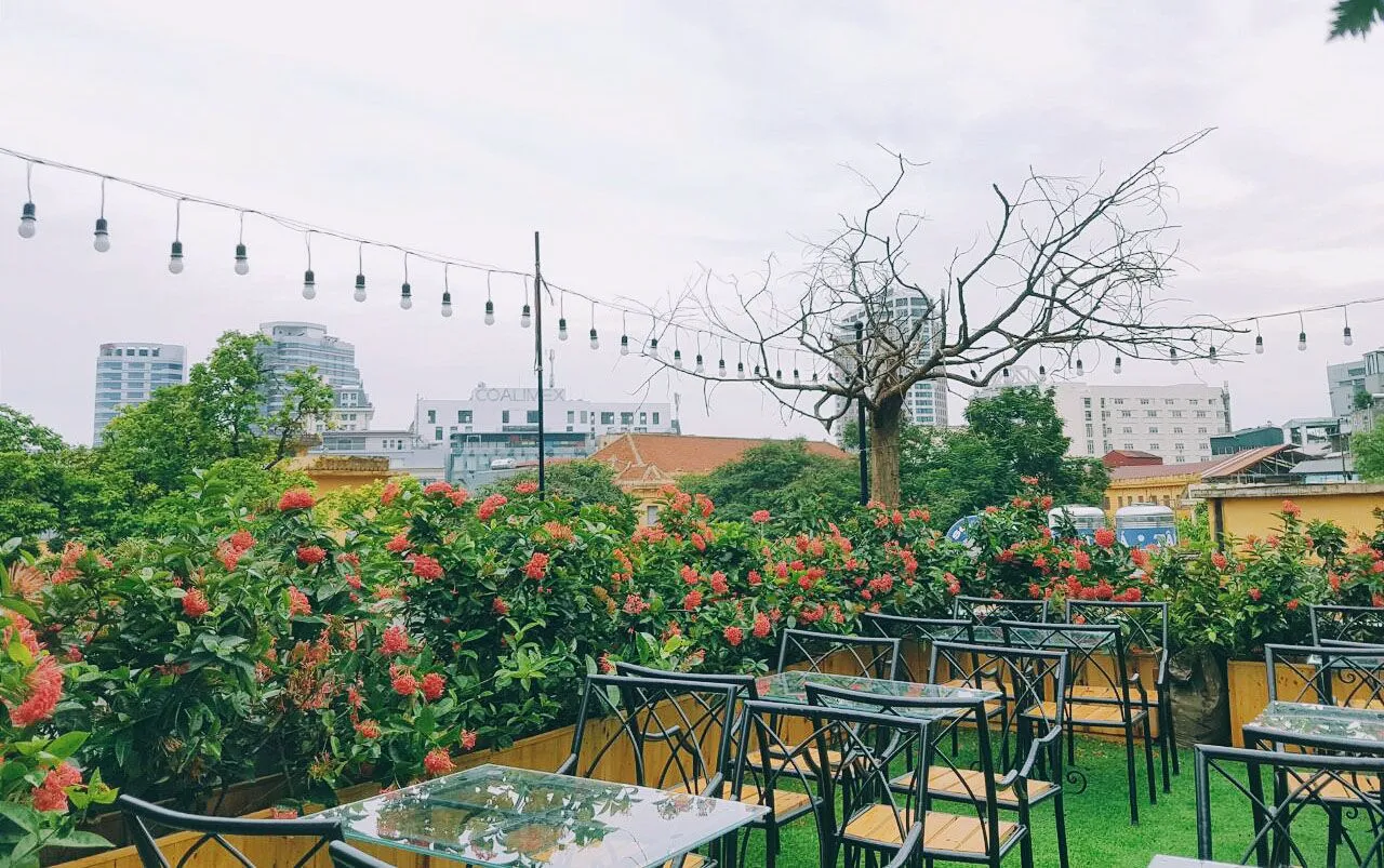 Top 20 quán cafe sân thượng Hà Nội view check – in siêu đẹp