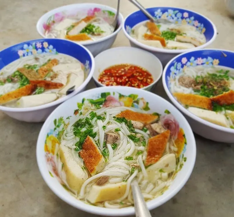 Top 6 quán bánh canh chả cá Phú Quốc ngon nhất không thể bỏ qua