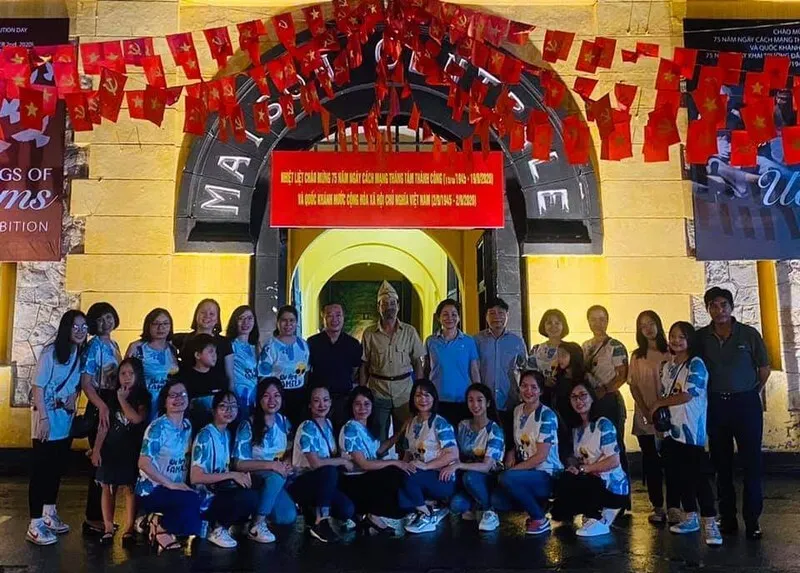 Tour đêm nhà tù Hoả Lò – Chuyến tham quan độc đáo giữa lòng thủ đô