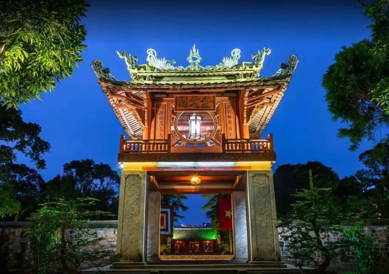 Tour đêm Văn Miếu – Khám phá tour đêm độc đáo mới ra mắt