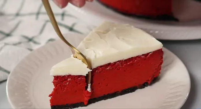 Tự làm bánh Red Velvet Cheesecake thời thượng với công thức 3 bước đơn giản